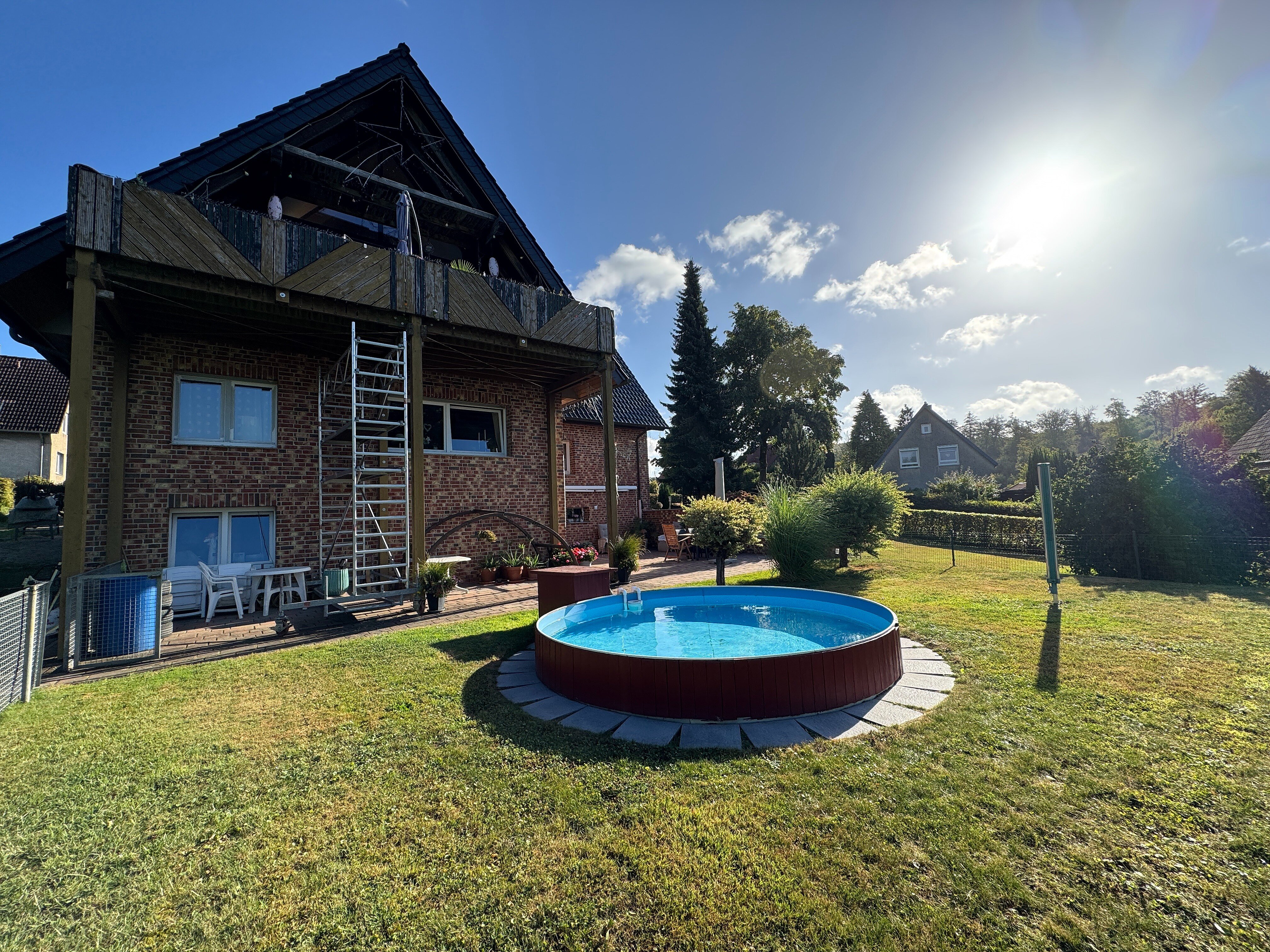 Garten mit Pool