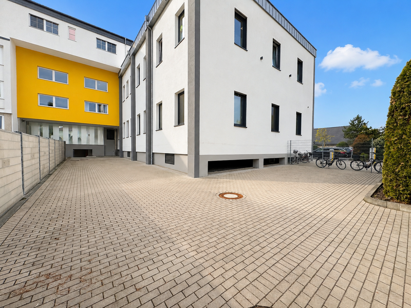 Eigener Parkplatz für bis zu 4 Pkw