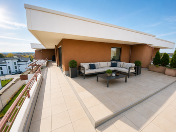 Dachterrasse (mit KI möbliert)